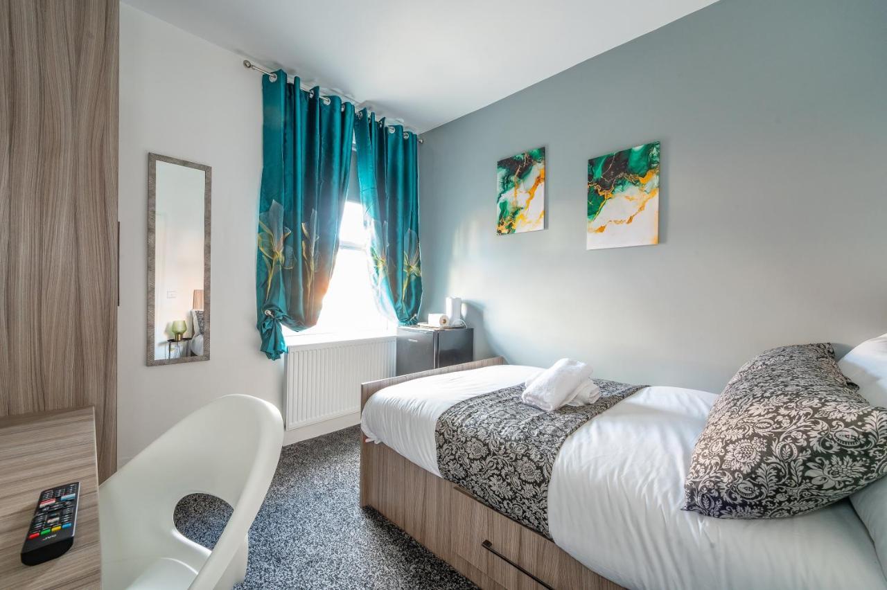 *Rb12S* For Your Most Relaxed & Cosy Stay + Free Parking + Free Fast Wifi * Лийдс Екстериор снимка
